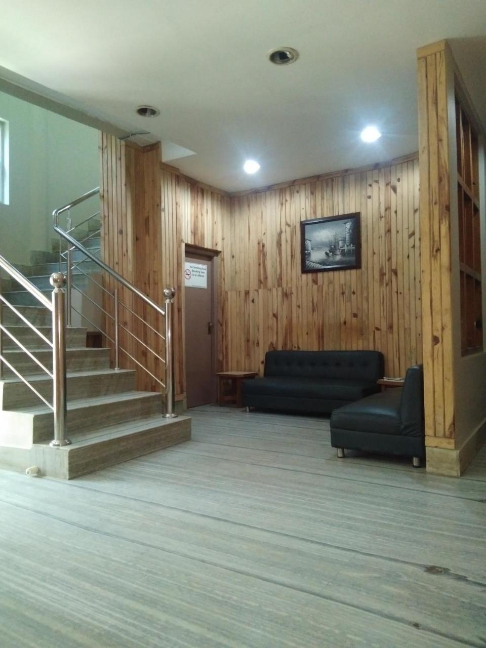 Kohima Hotel Pine מראה חיצוני תמונה