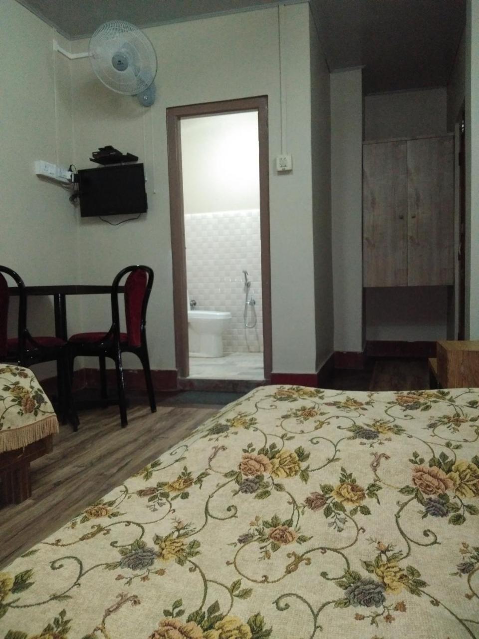 Kohima Hotel Pine מראה חיצוני תמונה